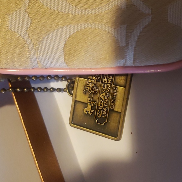 Brown Coach Tortoise Frames & Coach Wristlet & Cleaning Cloth - Picture 8 of 10